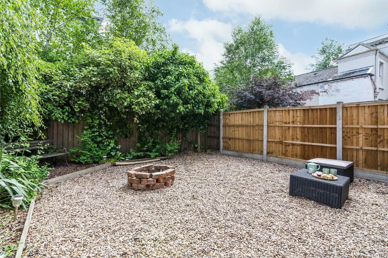 De Luxe Short Stays-Mapperley House Nottingham 0*,