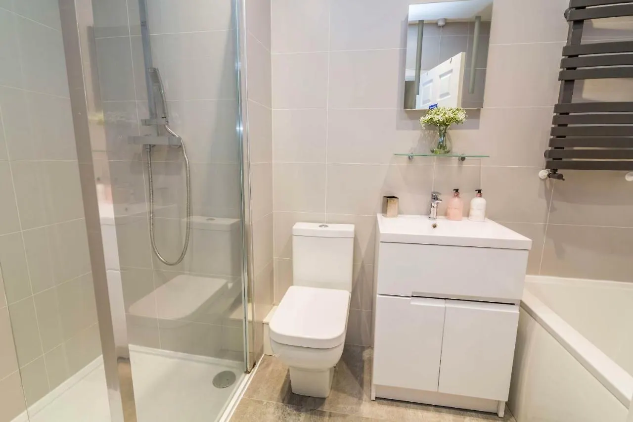 De Luxe Short Stays-Mapperley House Nottingham United Kingdom