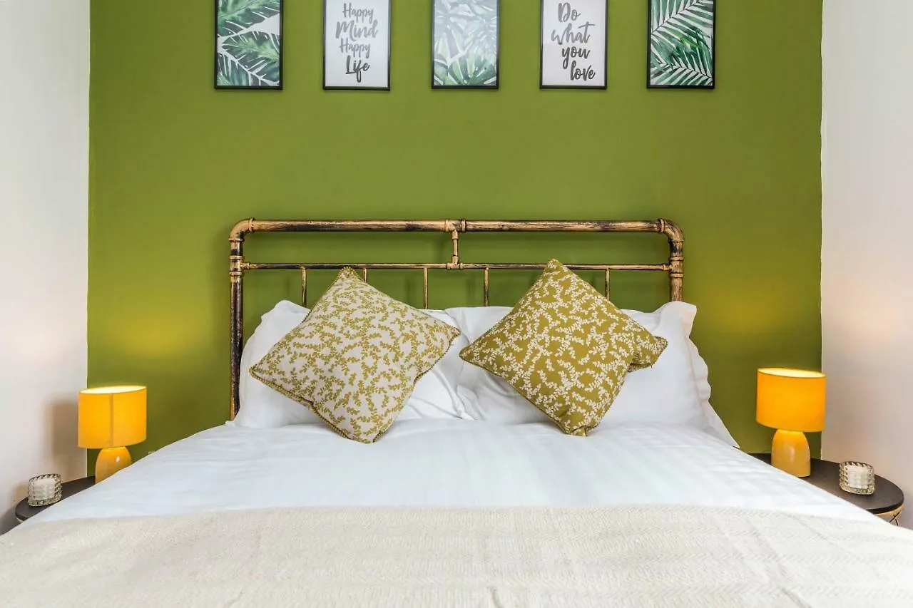 Apartment De Luxe Short Stays-Mapperley House Nottingham United Kingdom